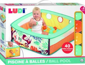 Área de juego con pelotas jungla